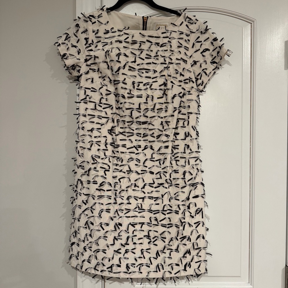 NWOT Sail to Sable Shift Dress Size 4 Black Cream Bow Textured
